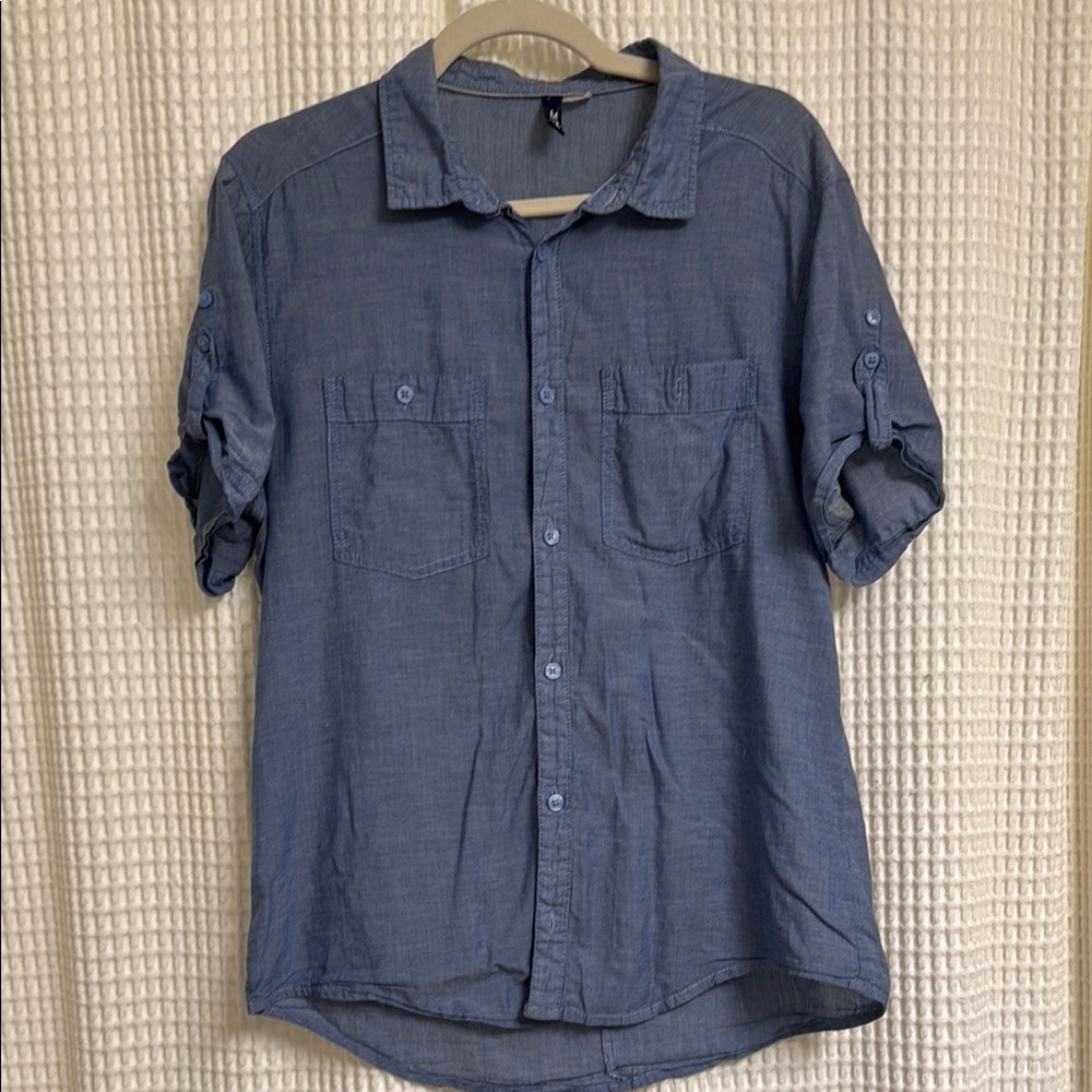 H&M Blue Casual Button Down Shirt with Short Sleeves